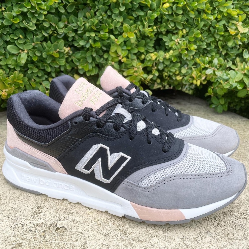 New Balance 997H athletic shoes black/grey/salmon pink women’s 9 or mens 7.5